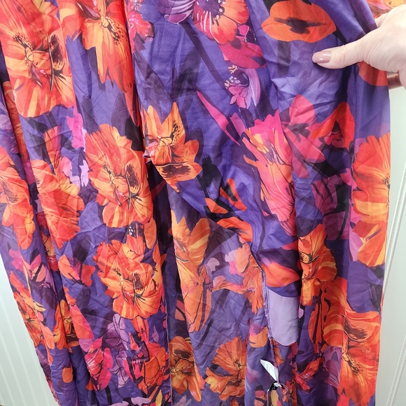 Loragal Vibrant Floral Chic Maxi Dress V- Neckline Wide Sleeves & Open Slit - Picture 5 of 14